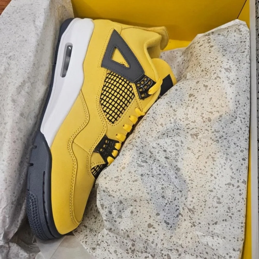 Jordan 4 Lighting